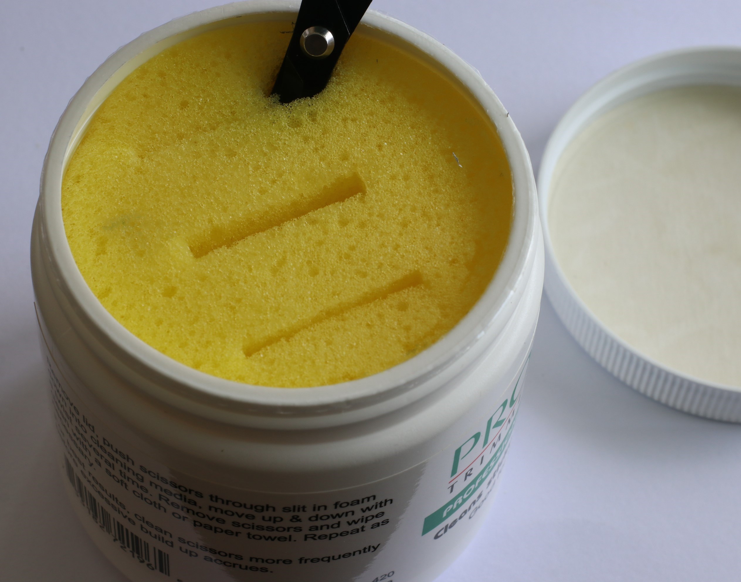 PRO 420 Scissor Cleaning Solution- Easy way to clean your sticky scissors - Cleaning Solution for Scissors